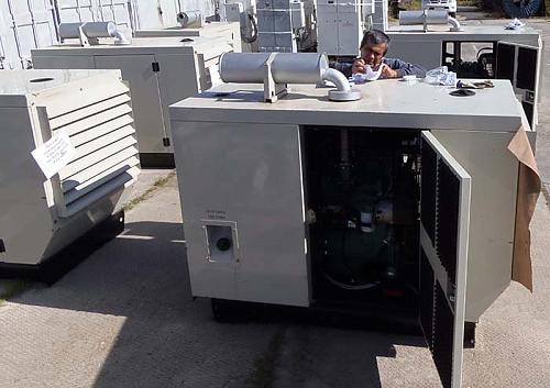 Семнадцать дизельных генераторных установок в кожухе для ООО  «ТНК-Уват»,Тюменская область